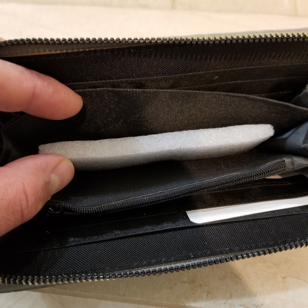 NWOT - Gray Textured Wristlet - Picture 7 of 11